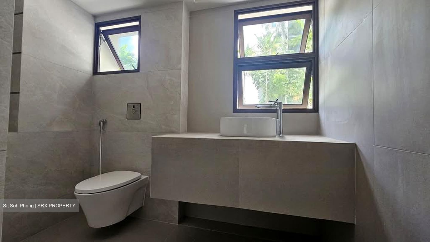 Emerald Hill Road (D9), Office #602998821